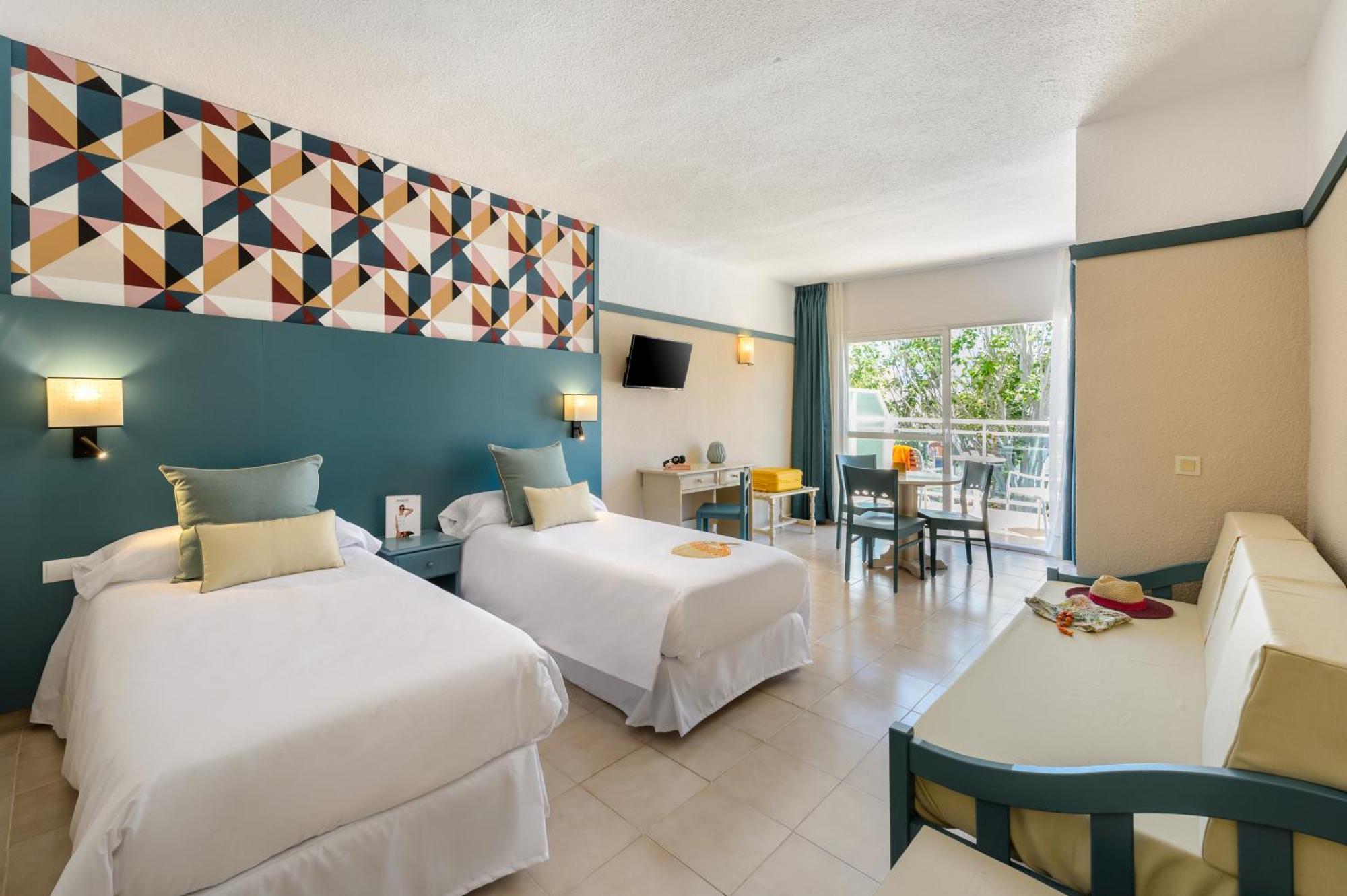 Aparthotel Vibra Club Maritim San Antonio  Buitenkant foto