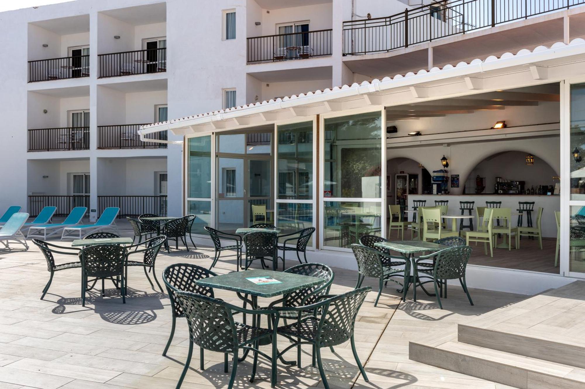 Aparthotel Vibra Club Maritim San Antonio  Buitenkant foto