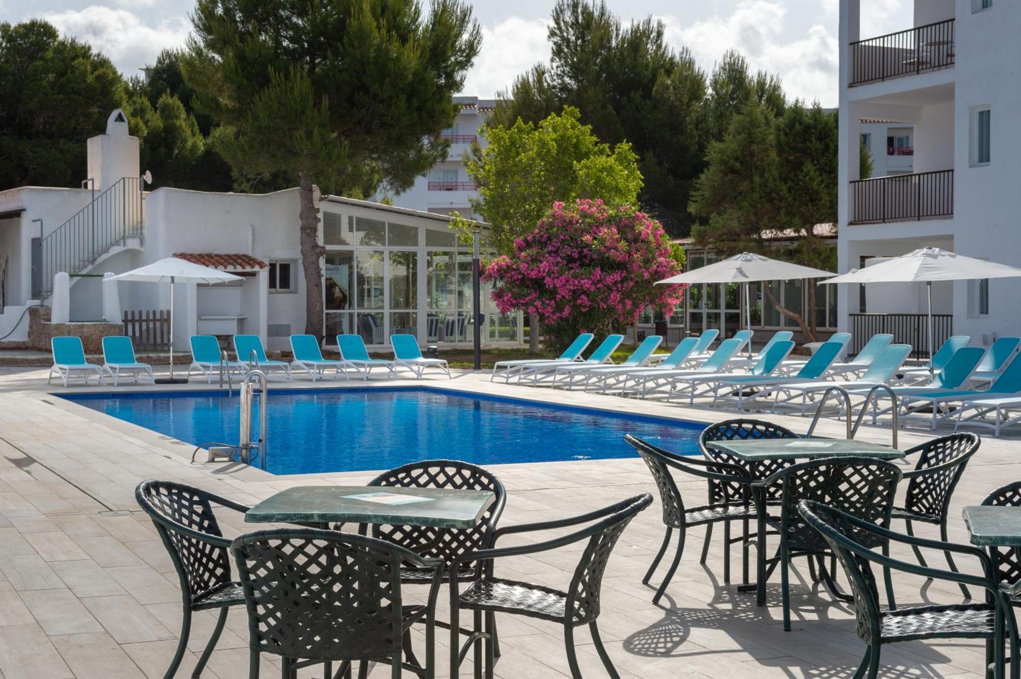 Aparthotel Vibra Club Maritim San Antonio  Buitenkant foto