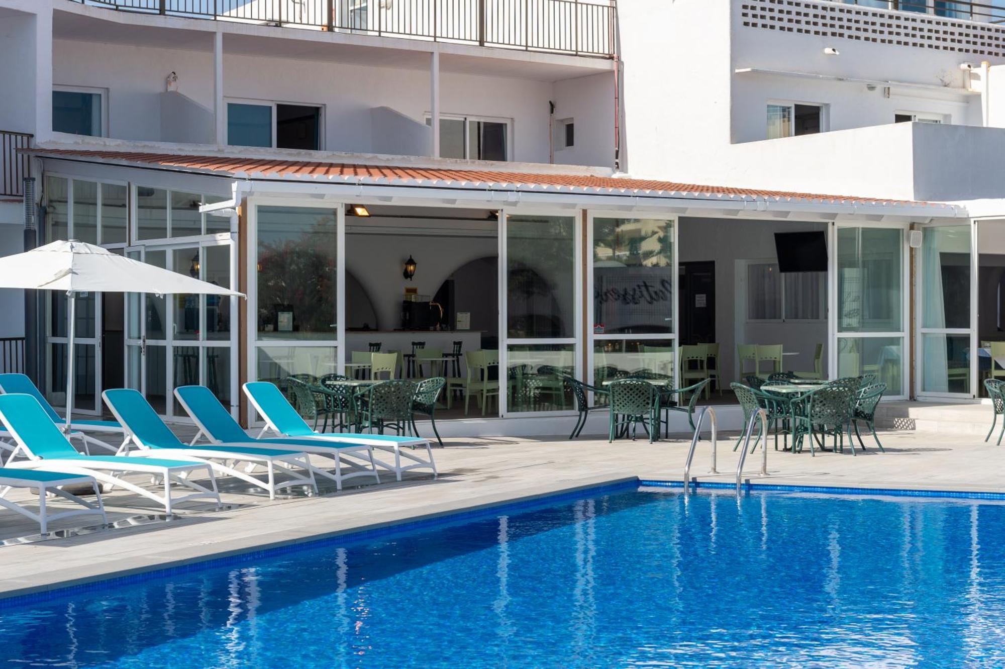 Aparthotel Vibra Club Maritim San Antonio  Buitenkant foto